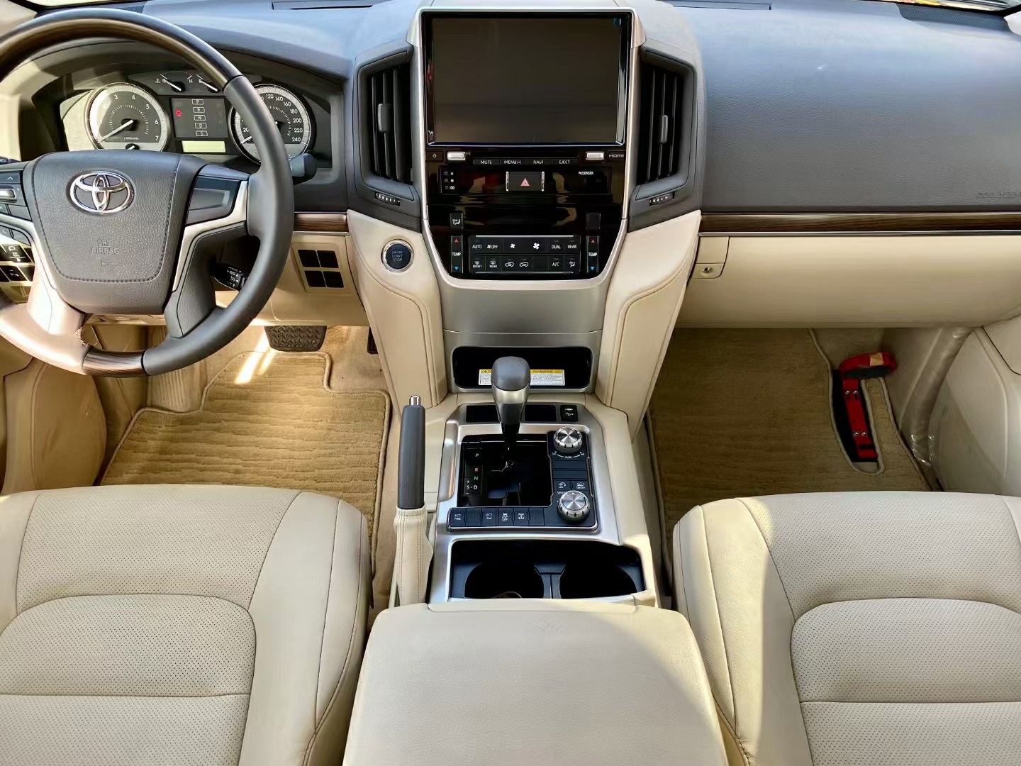 20款丰田酷路泽4600配置 陆巡v8包牌包税全国分期