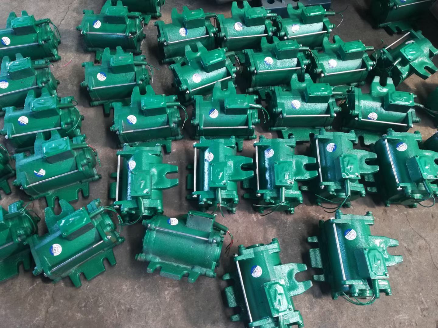 高频附着式振动器使用注意事项