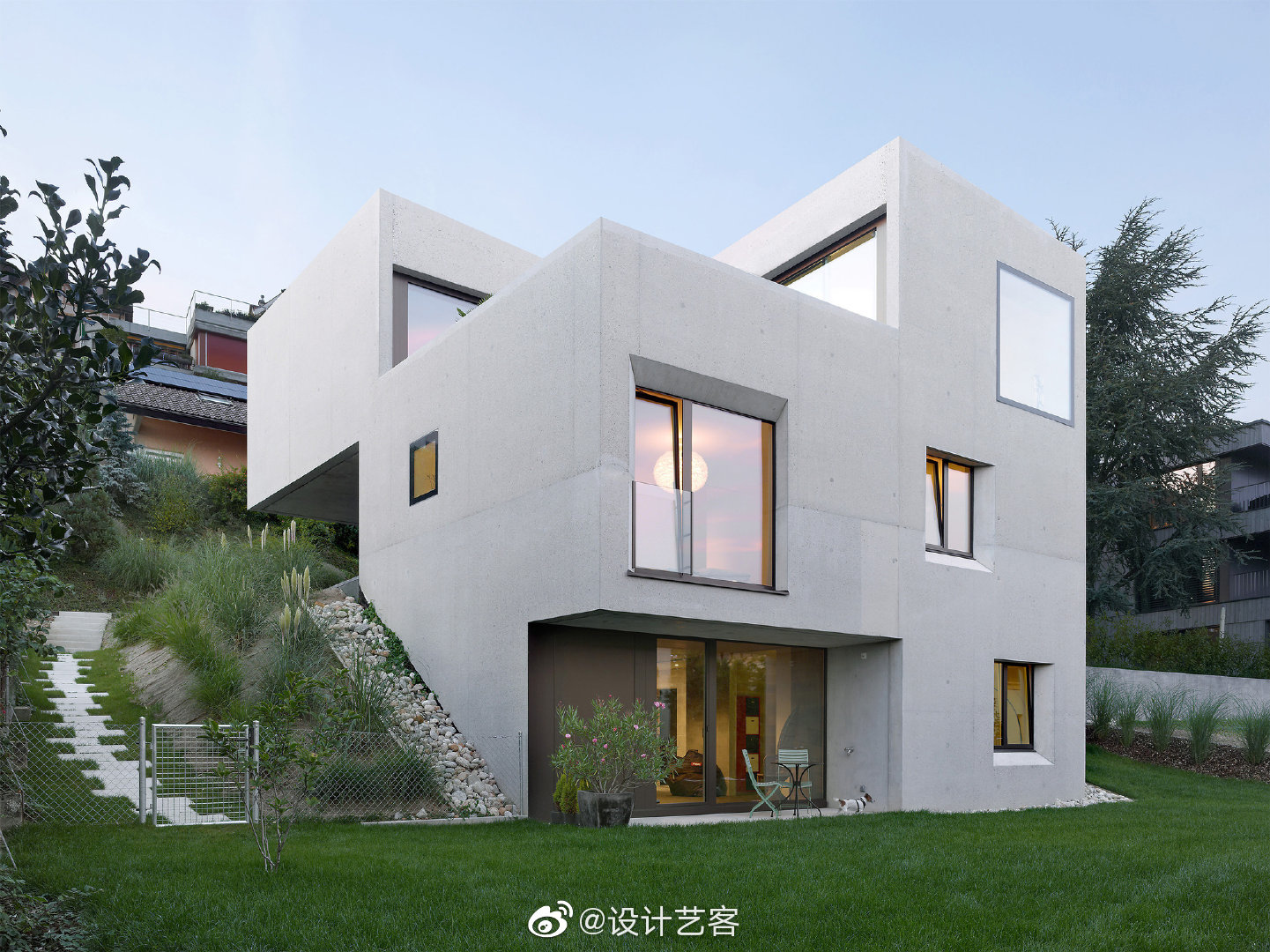 现代坡地别墅,越简越有品 ._高清图集_新浪网