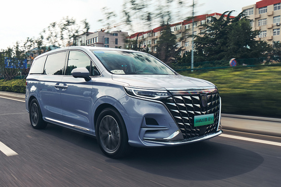 纯电动MPV对决，荣威iMAX8 EV对比岚图梦想家纯电版