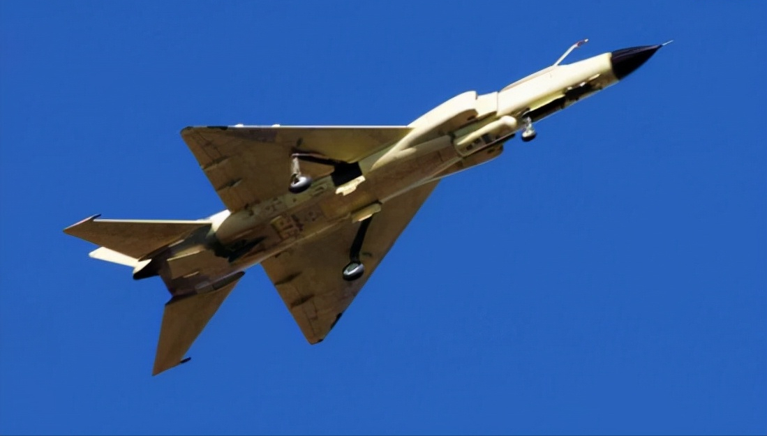 风雨50年枪挑f22鱼窝孵化的长须鲸歼8战机还在发光发热