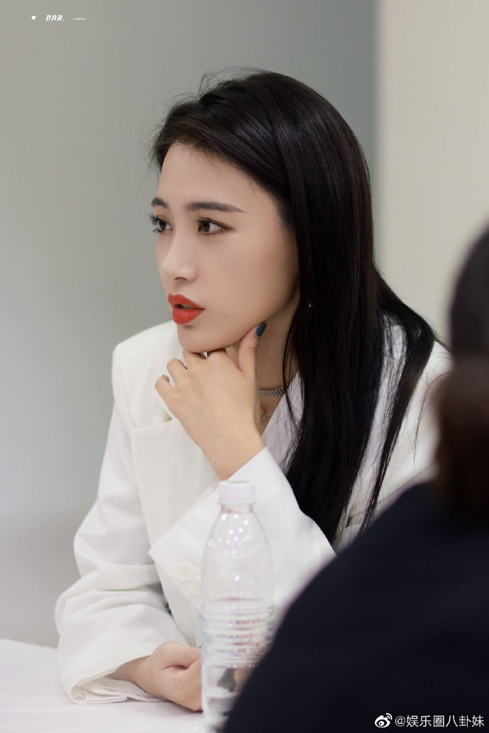 1 / 9 来看美女!戴萌你好绝,姐姐你好辣!