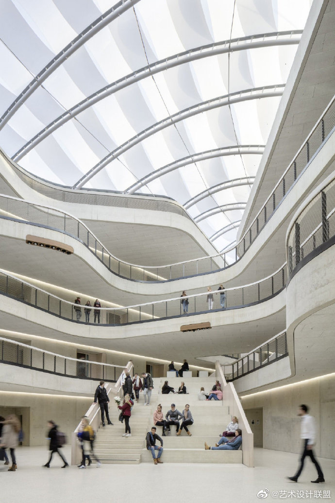 建筑中的通高空间