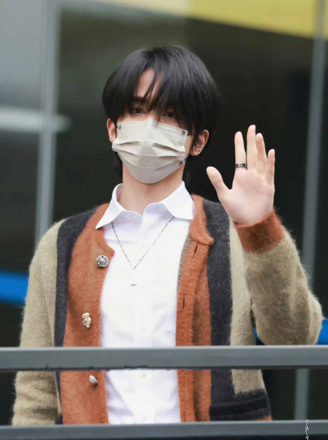 王鹤棣、胡一天、张新成《你好星期六》上班路透……__财经头条