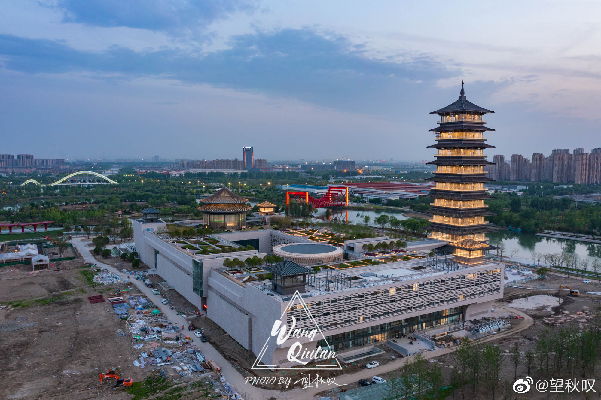 航拍三湾公园大运塔,作为扬州新地标的,扬州中国大运河博物馆