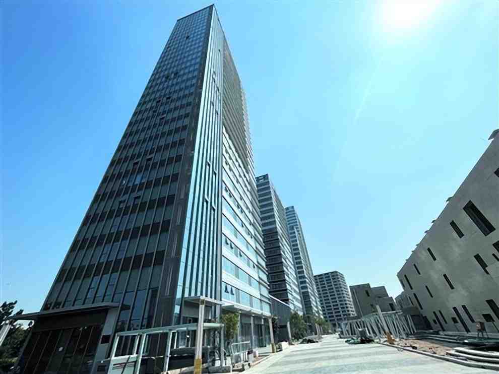 济南一小区新房迟交1年,开发商竟用车位费抵作赔偿金,业主们不干了休闲区蓝鸢梦想 - Www.slyday.coM 济南一小区新房迟交1年,开发商竟用车位费抵作赔偿金,业主们不干了休闲区蓝鸢梦想 - Www.slyday.coM