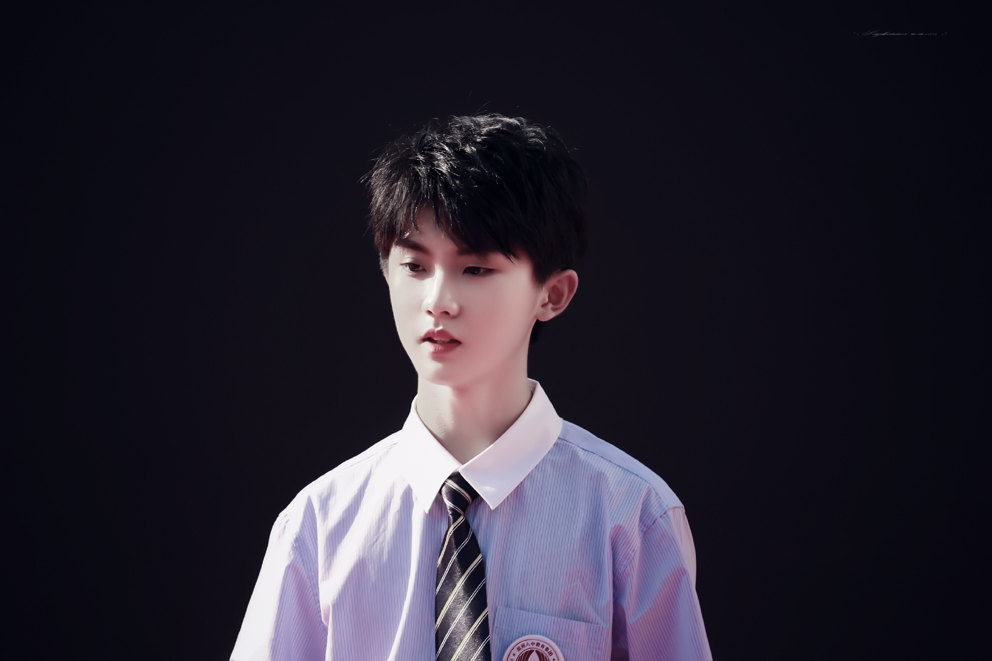 世界欠我一个学长系列,穿校服的马嘉祺太帅了吧