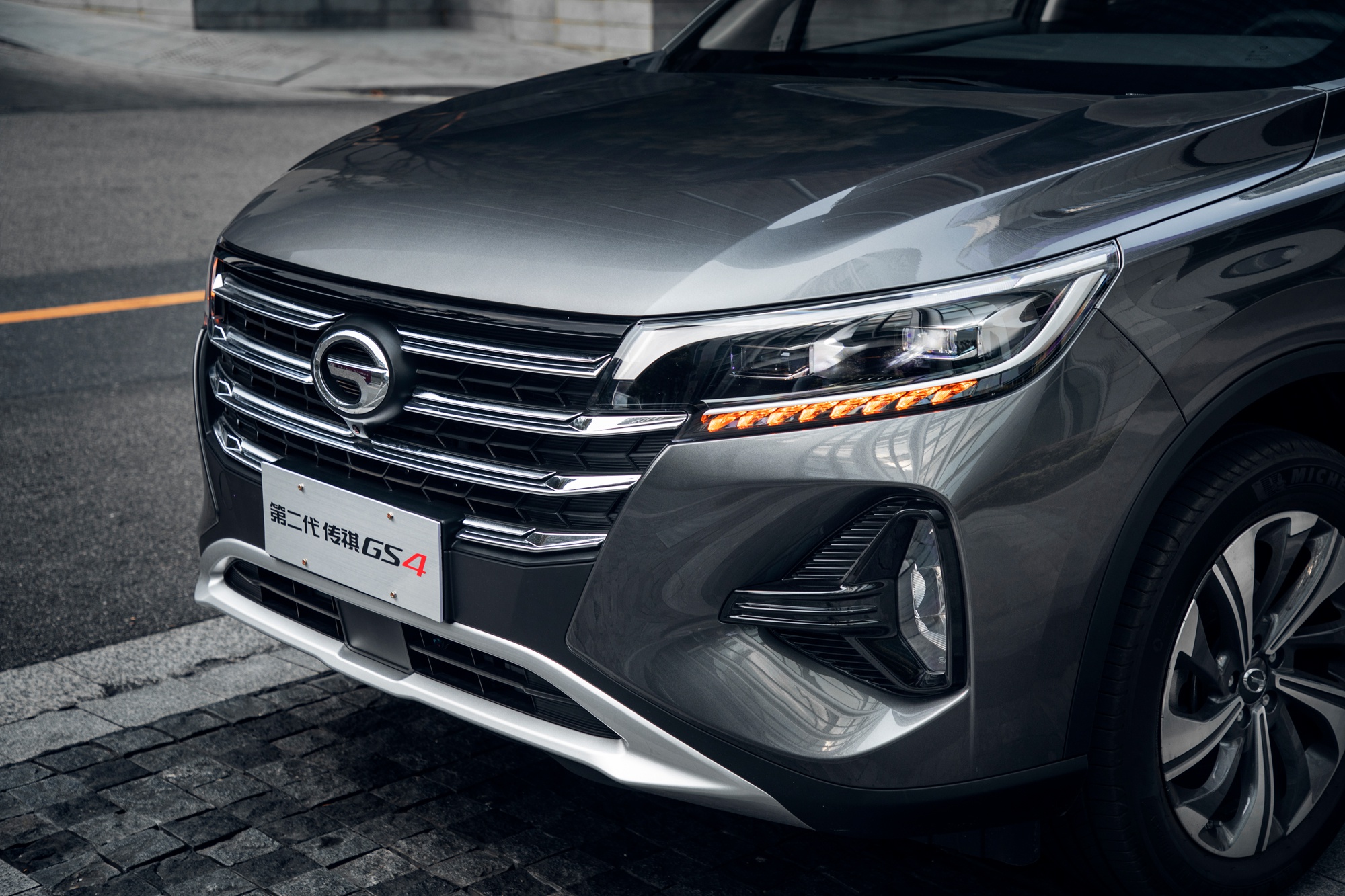 不止步的第二代传祺gs4 坐拥百万销量仍全面越级
