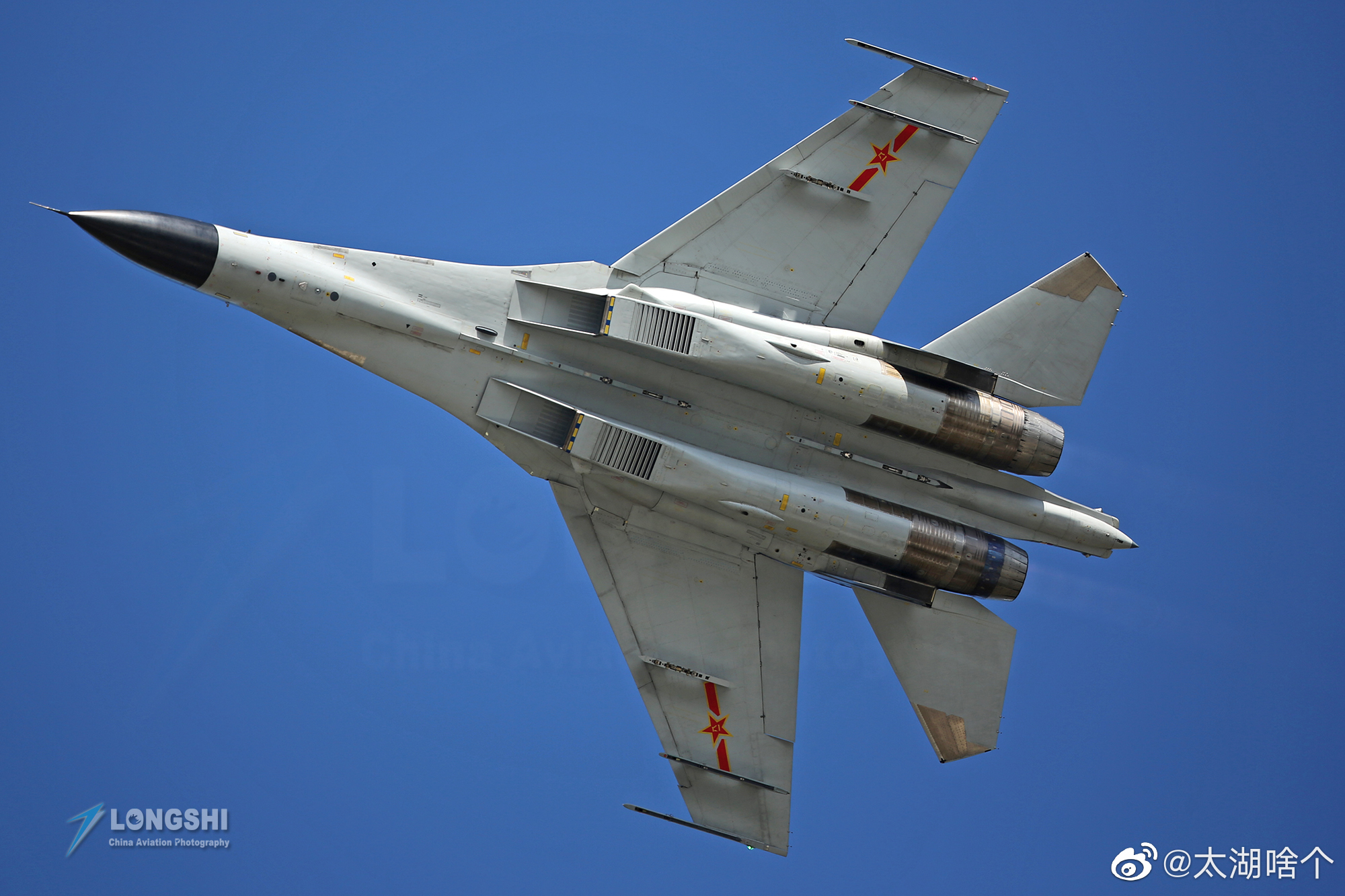 歼-11bs重型战斗机,是在歼-11系列战斗机上的深的度改进型号_高清图集