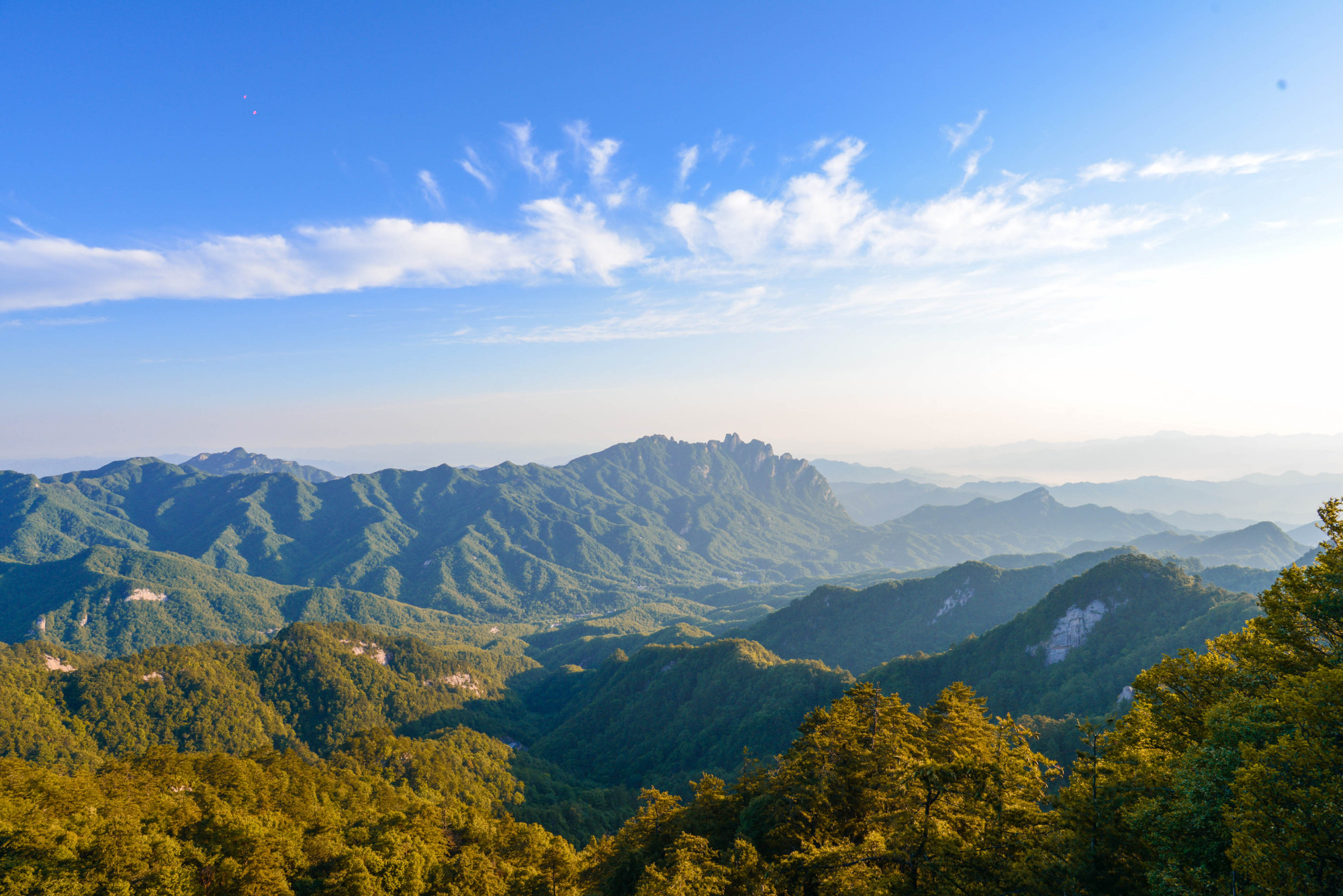 洛阳有座小黄山,山高水长美成人间仙境,不输安徽原版
