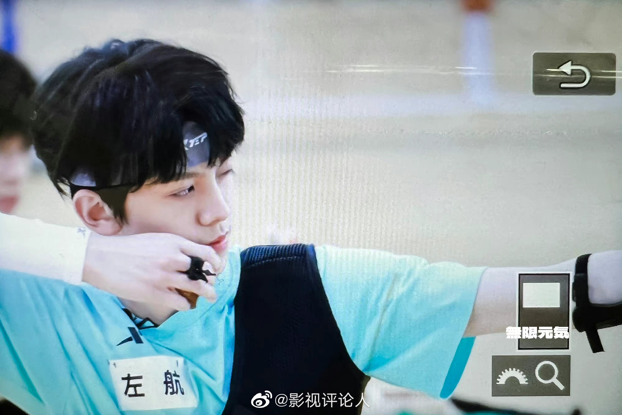 在篮球场上跟跳也太可爱了吧迫不及待想看到射箭打篮球的左航啦@tf