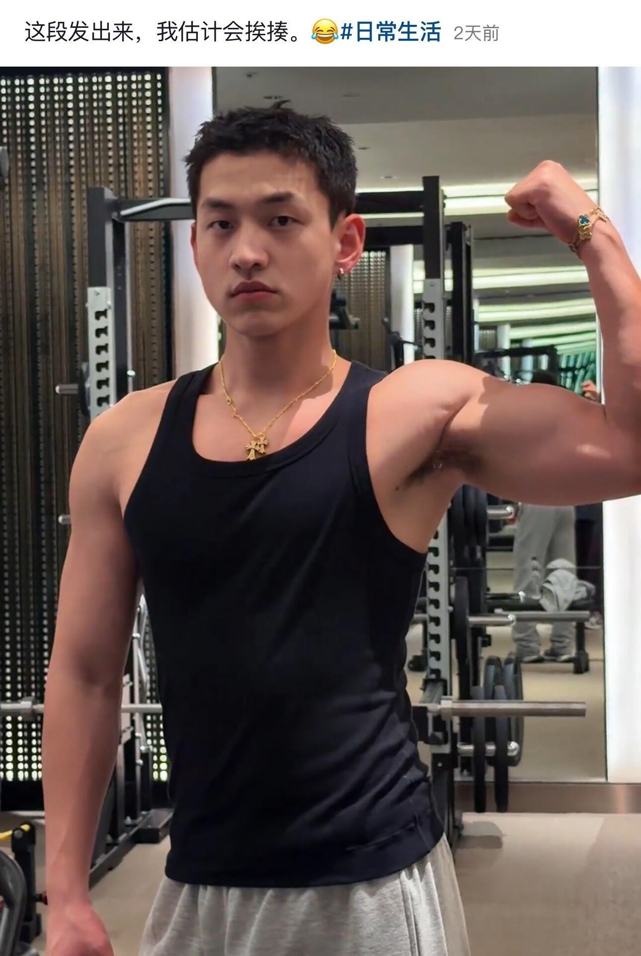 李嘉格小号晒情侣照,分享甜蜜日常|李嘉格|日常|男友|男孩|少年_新浪新闻