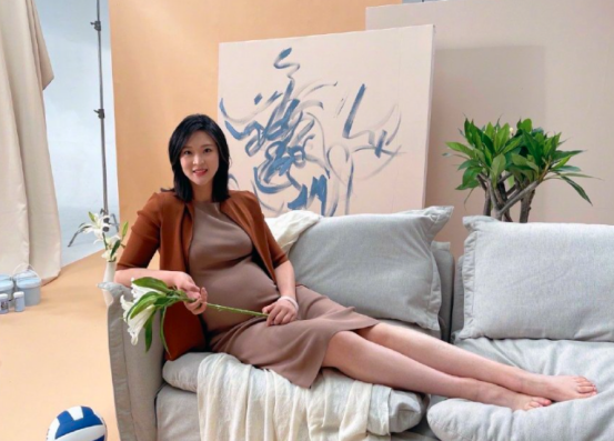 张常宁爱情甜如蜜,惠若琪快要当妈,女排高妹转型后为何至今单身