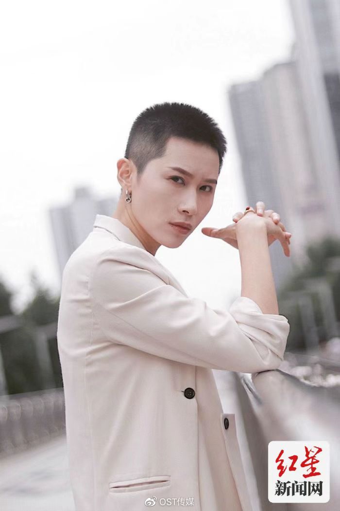 红星新闻网专访OST达人 @玉总Lesley休闲区蓝鸢梦想 - Www.slyday.coM