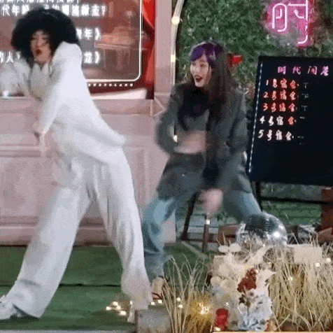 张天爱直播开场即惊艳！截图颜值真的好绝，开口秒变甜妹休闲区蓝鸢梦想 - Www.slyday.coM