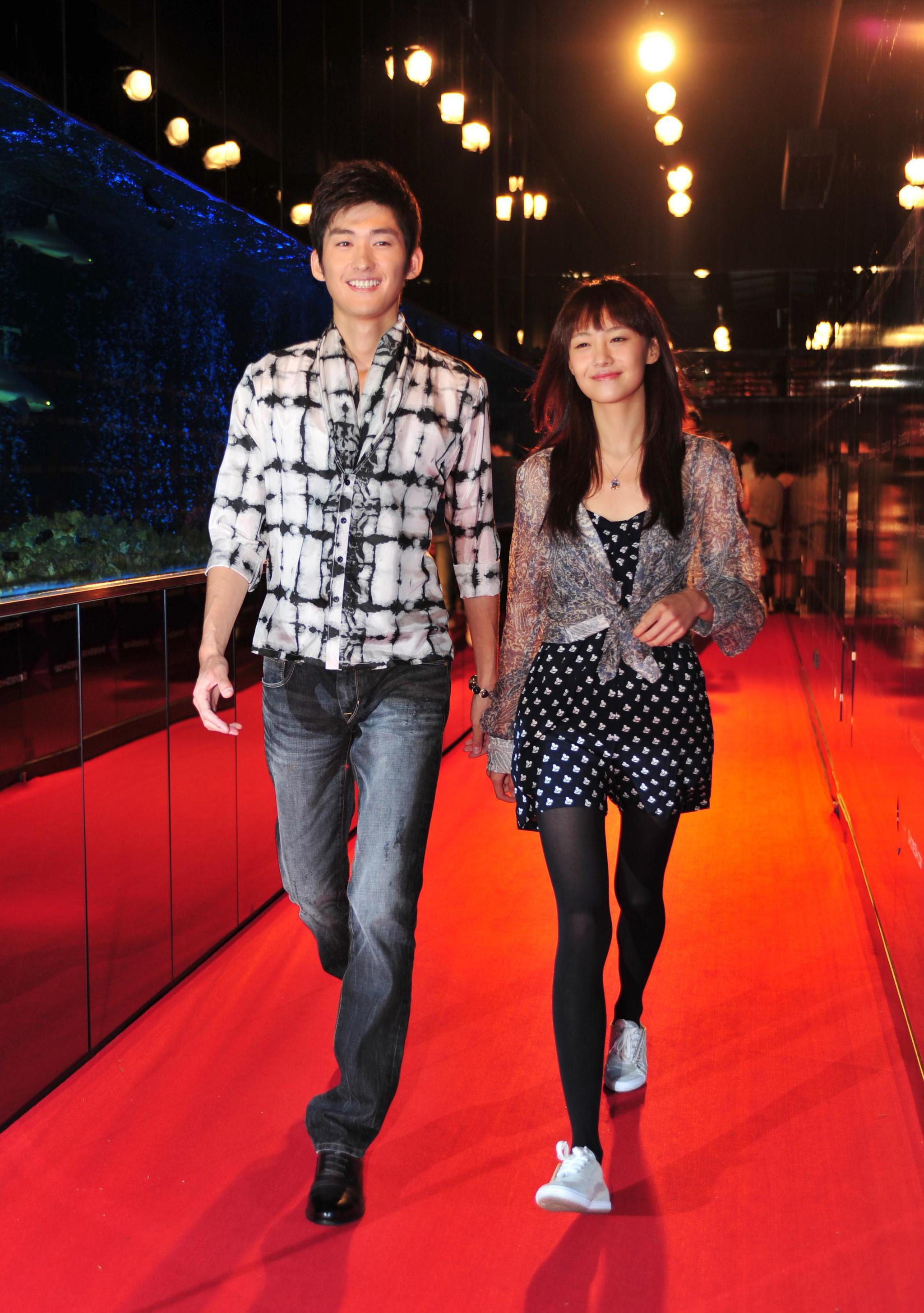 郑爽父母毁女史,太狠了|刘艳|郑爽|郑成华_新浪新闻