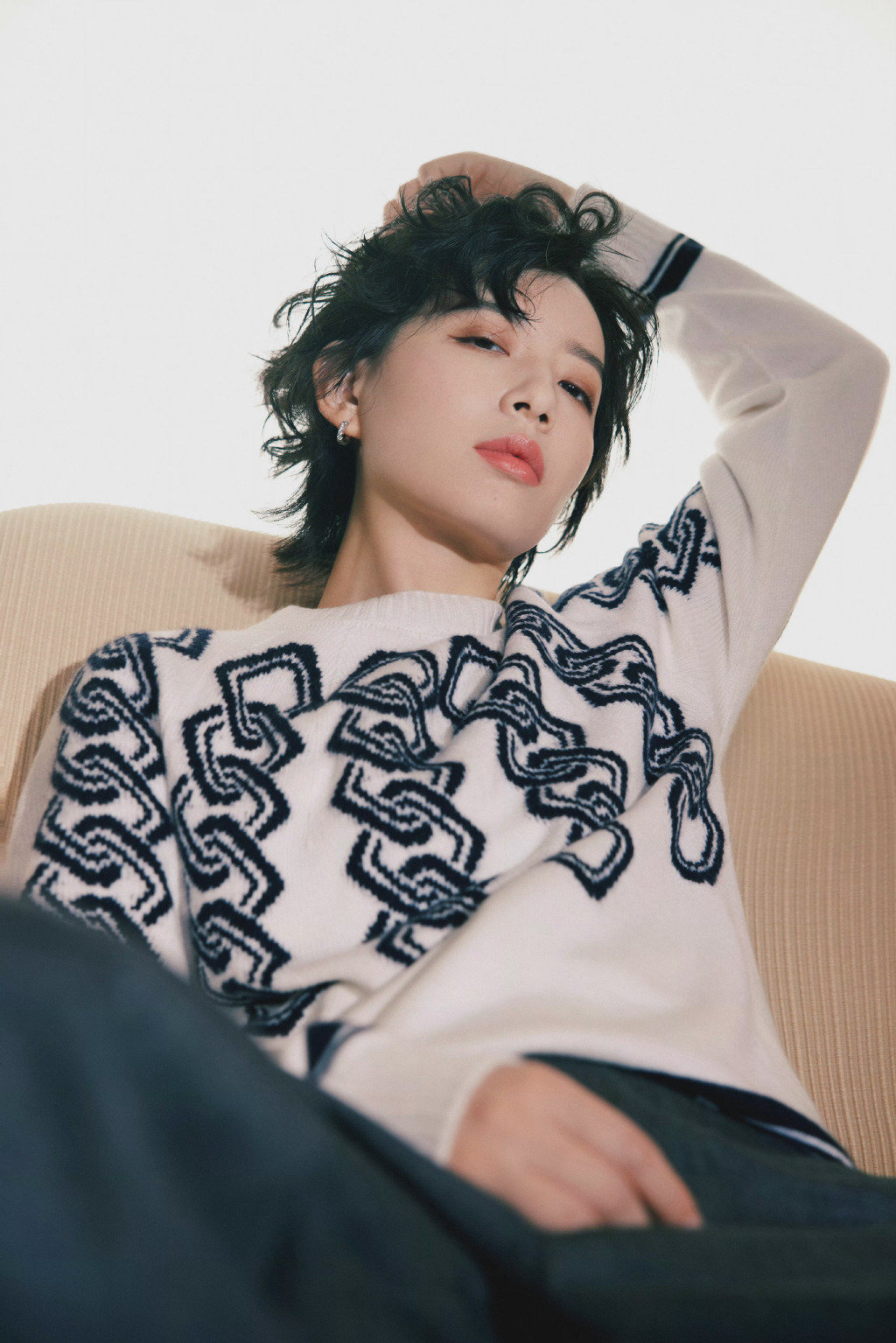 李斯丹妮一改以往酷飒造型……_高清图集_新浪网