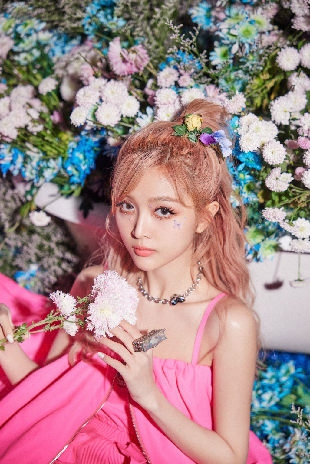 春天与粉色最搭了~来看女明星粉色造型!__财经头条