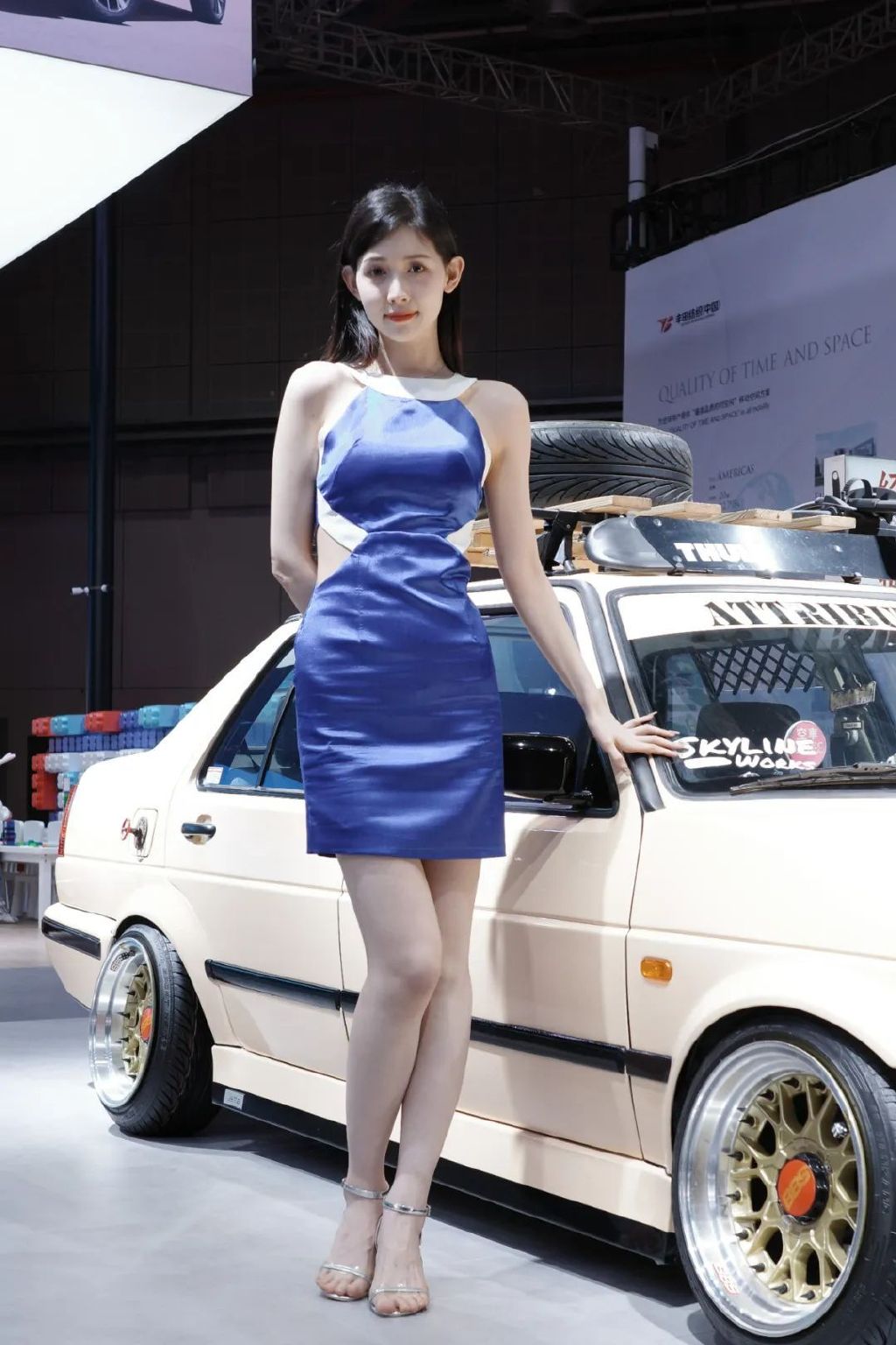 上海车展车模一图流现代起亚依然网红聚集马自达埃安争二三