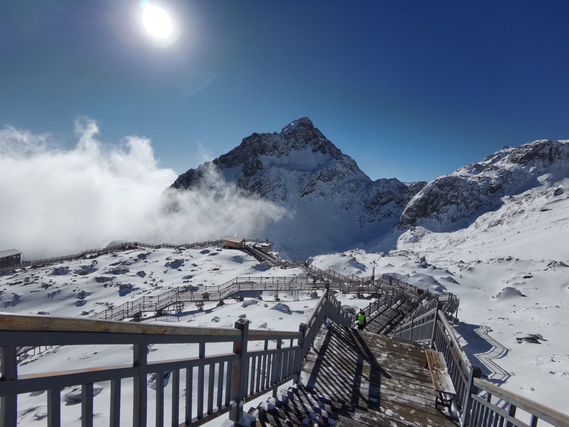 丽江玉龙雪山,雪后初晴美极了!现在可以去丽江玩吗