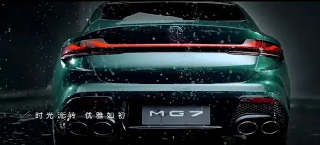 大尾翼+四出排气+全黑标，它是把运动范玩明白了休闲区蓝鸢梦想 - Www.slyday.coM