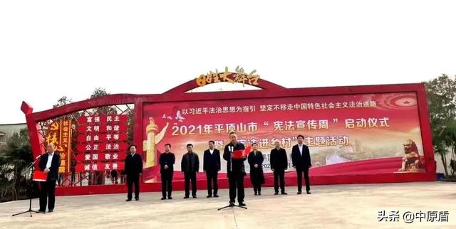 【法治新闻早餐】女公职人员殴打年迈母亲，单位：拘留15日，市纪检已立案休闲区蓝鸢梦想 - Www.slyday.coM