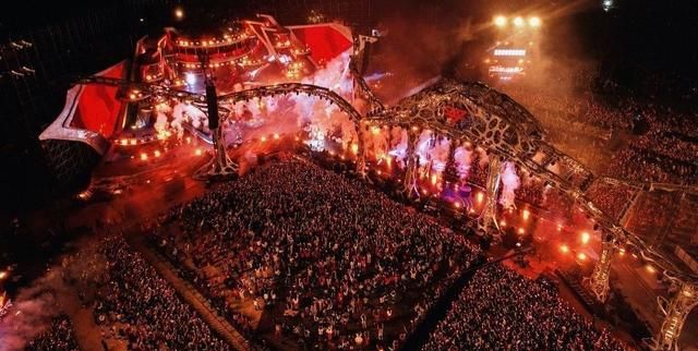 华晨宇演唱会上蹦迪?导演刘信达公开怒怼,喊话演出协会管管他休闲区蓝鸢梦想 - Www.slyday.coM