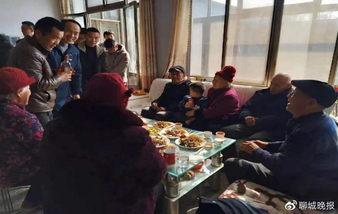 这个60多人的大家族：子孙孝顺家庭和睦|家族|大家族|老人_新浪新闻