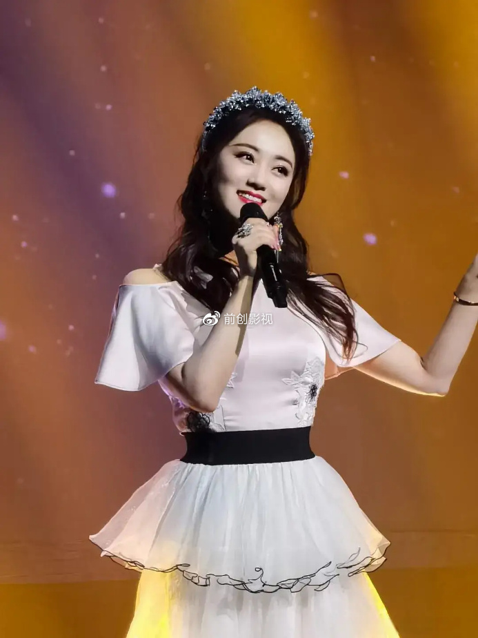 玖月奇迹离婚4年:两人的差距一目了然,女方已找到新搭档休闲区蓝鸢梦想 - Www.slyday.coM 玖月奇迹离婚4年:两人的差距一目了然,女方已找到新搭档休闲区蓝鸢梦想 - Www.slyday.coM