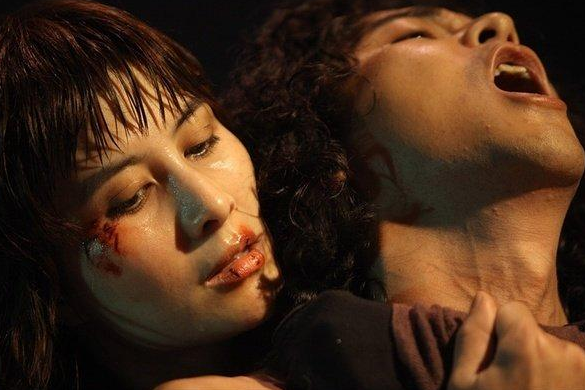 何超仪为拍电影建700平米豪宅,本就住三层泳池别墅|何超仪|豪宅|女儿