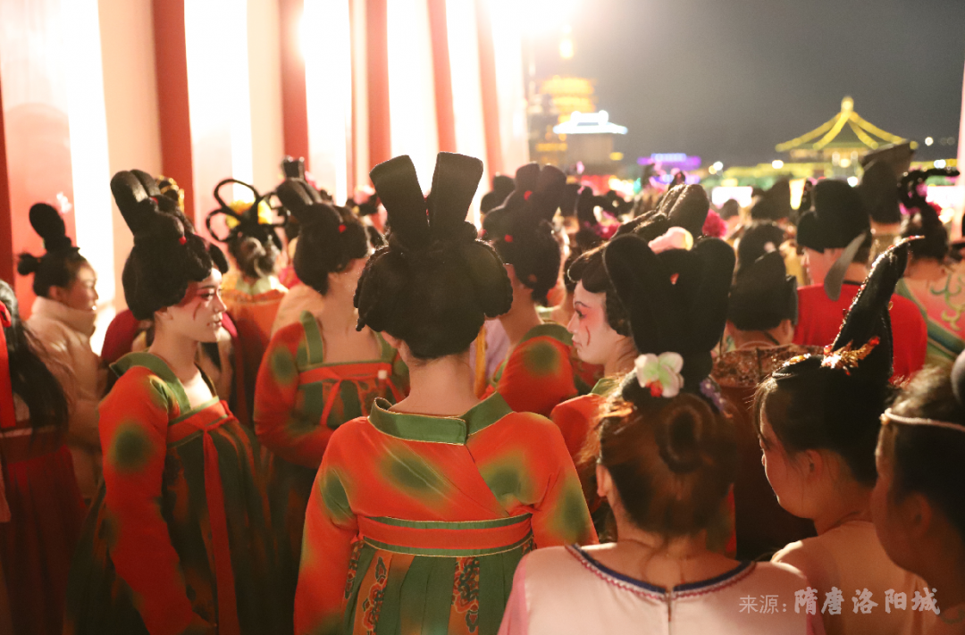 河南元宵节奇妙夜播出后冲上热搜唐宫夜宴小姐姐爆火
