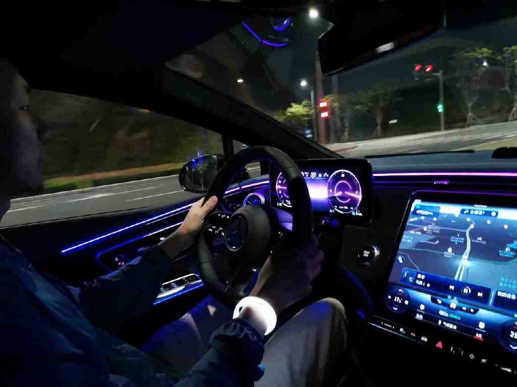 深夜试驾奔驰eqe智能能量回收最让我惊喜