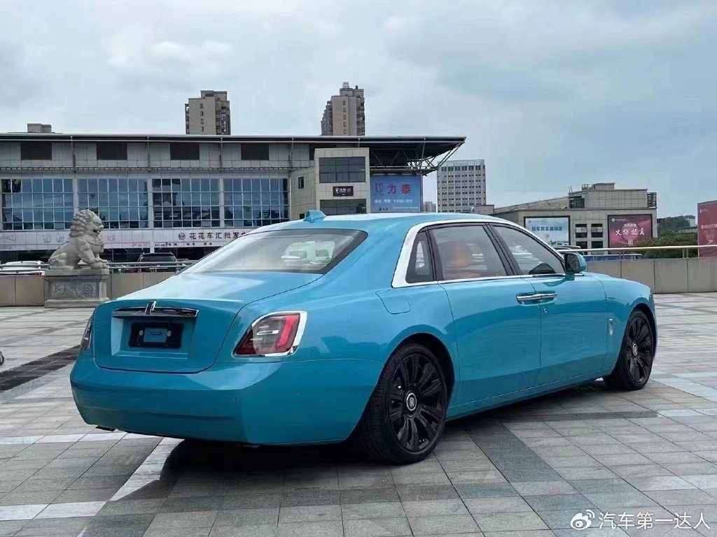 摩根aero8gt官方定制150颗钻石大灯产量只有8辆