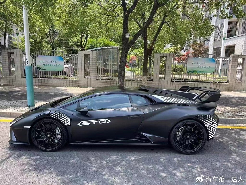 黑武士兰博基尼huracansto