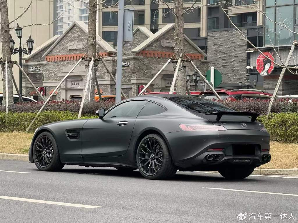 奔驰amggt暗夜特别版不一样的黑化套件