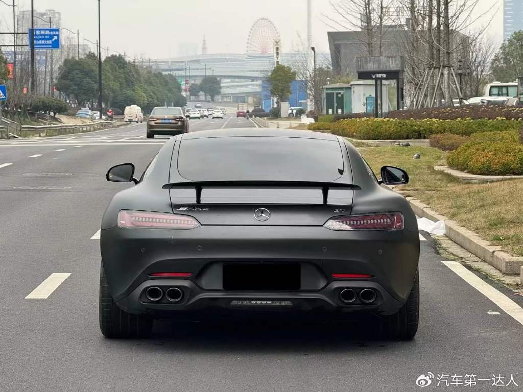 奔驰amggt暗夜特别版不一样的黑化套件