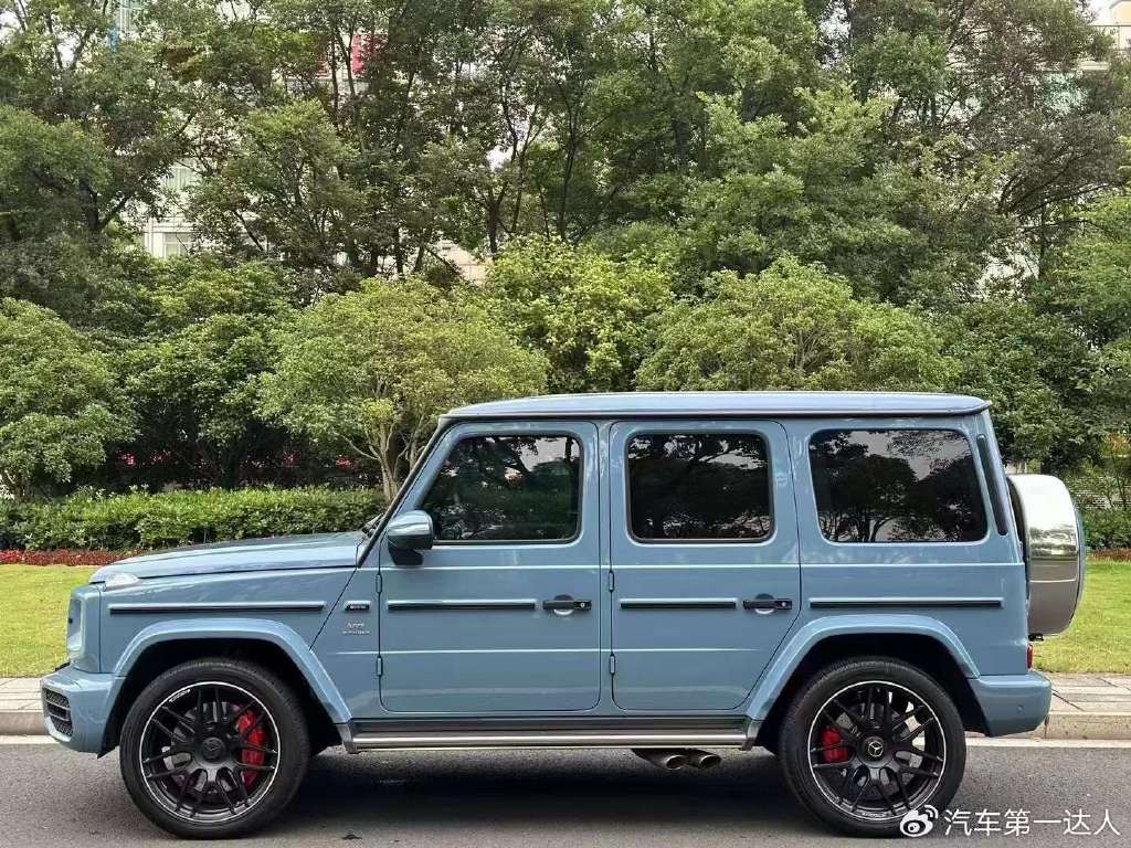 奔驰g63瓷器蓝限量版,搭配稀缺蓝色内饰