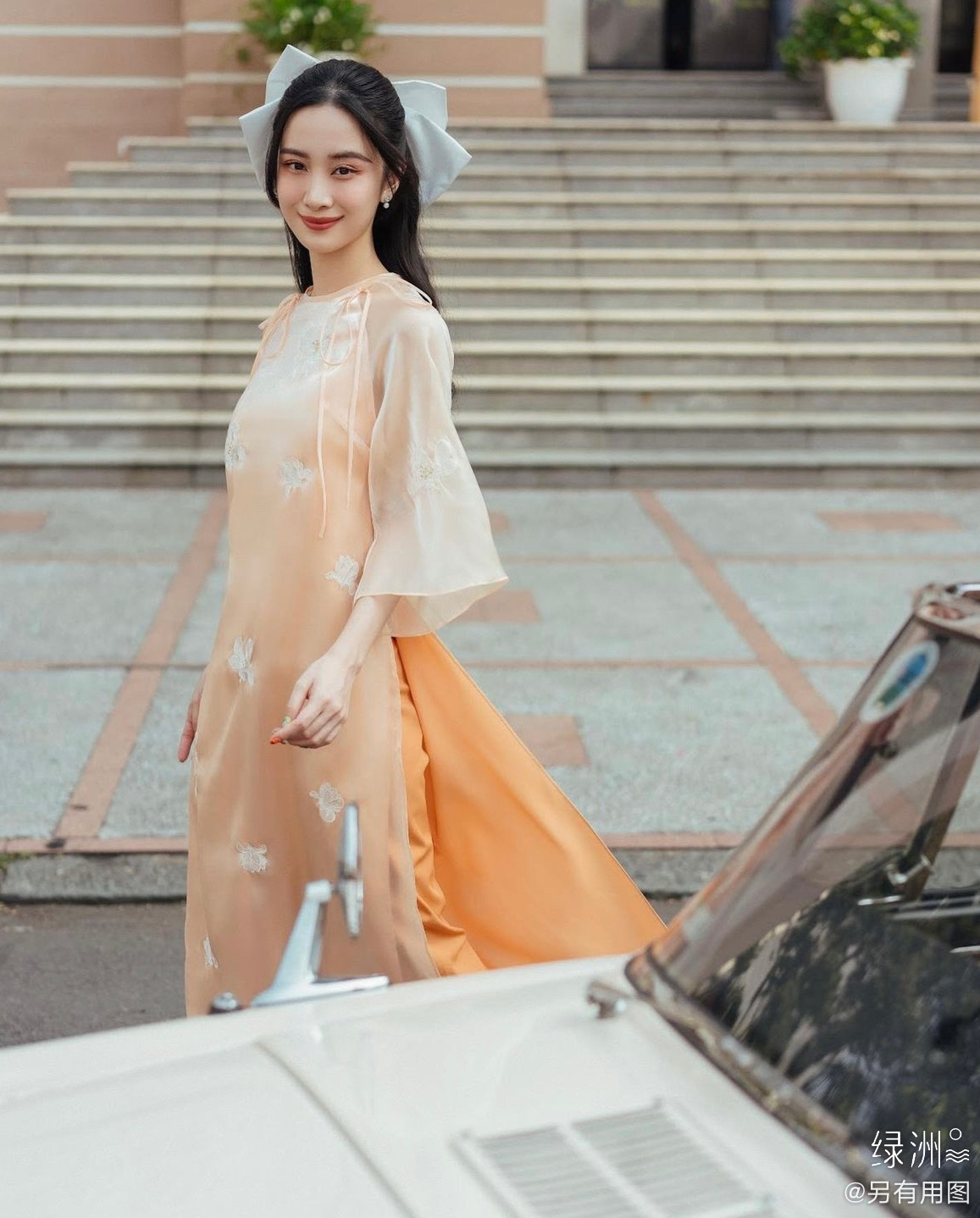 越南西贡街头拍照的小姐姐,不得不说,越南遗留下的法式风味