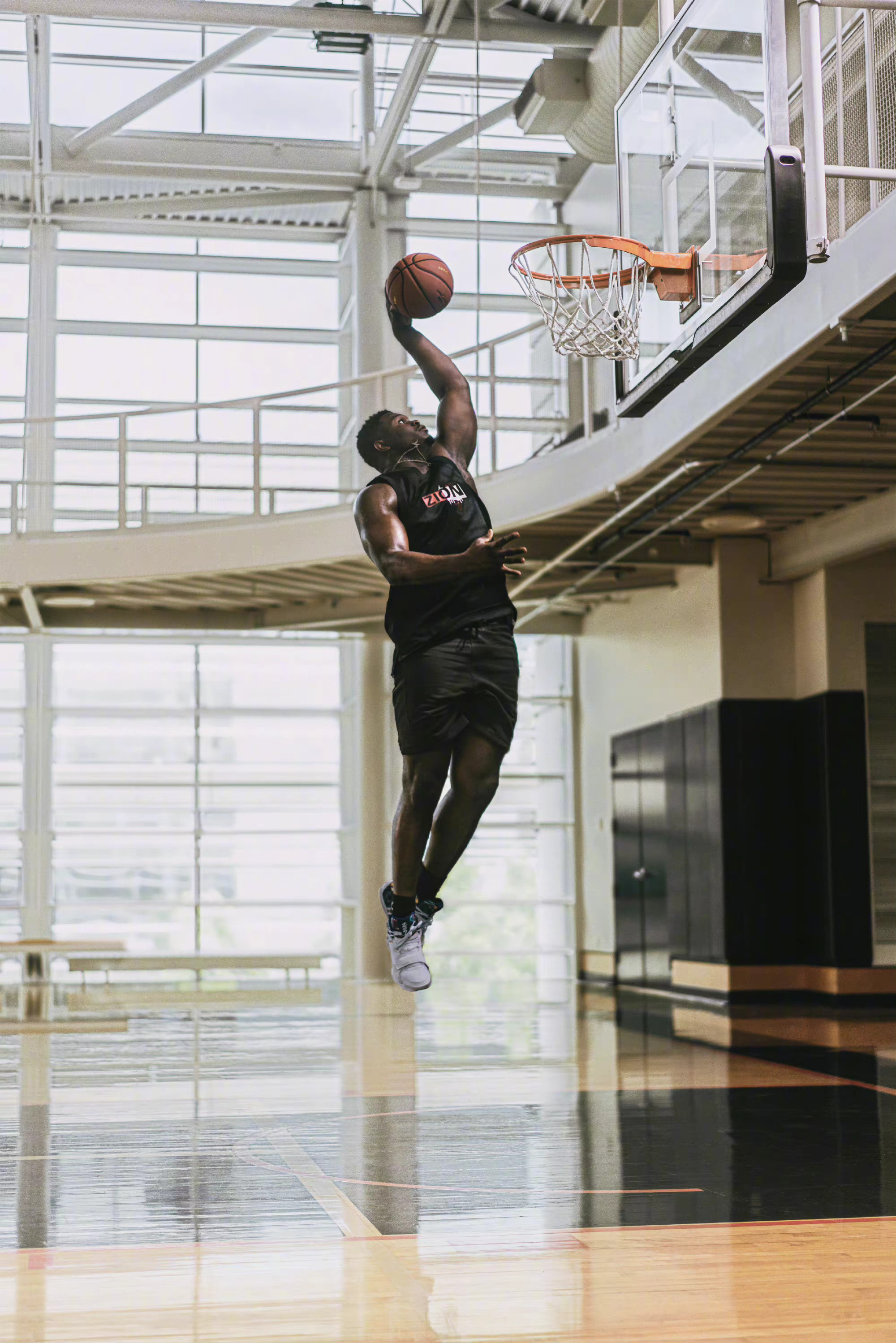 锡安晒训练照看起来瘦了不少