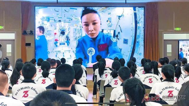 天山网-新疆日报记者谢龙摄天山网-新疆日报讯(记者谢慧变 姚刚 沈祖