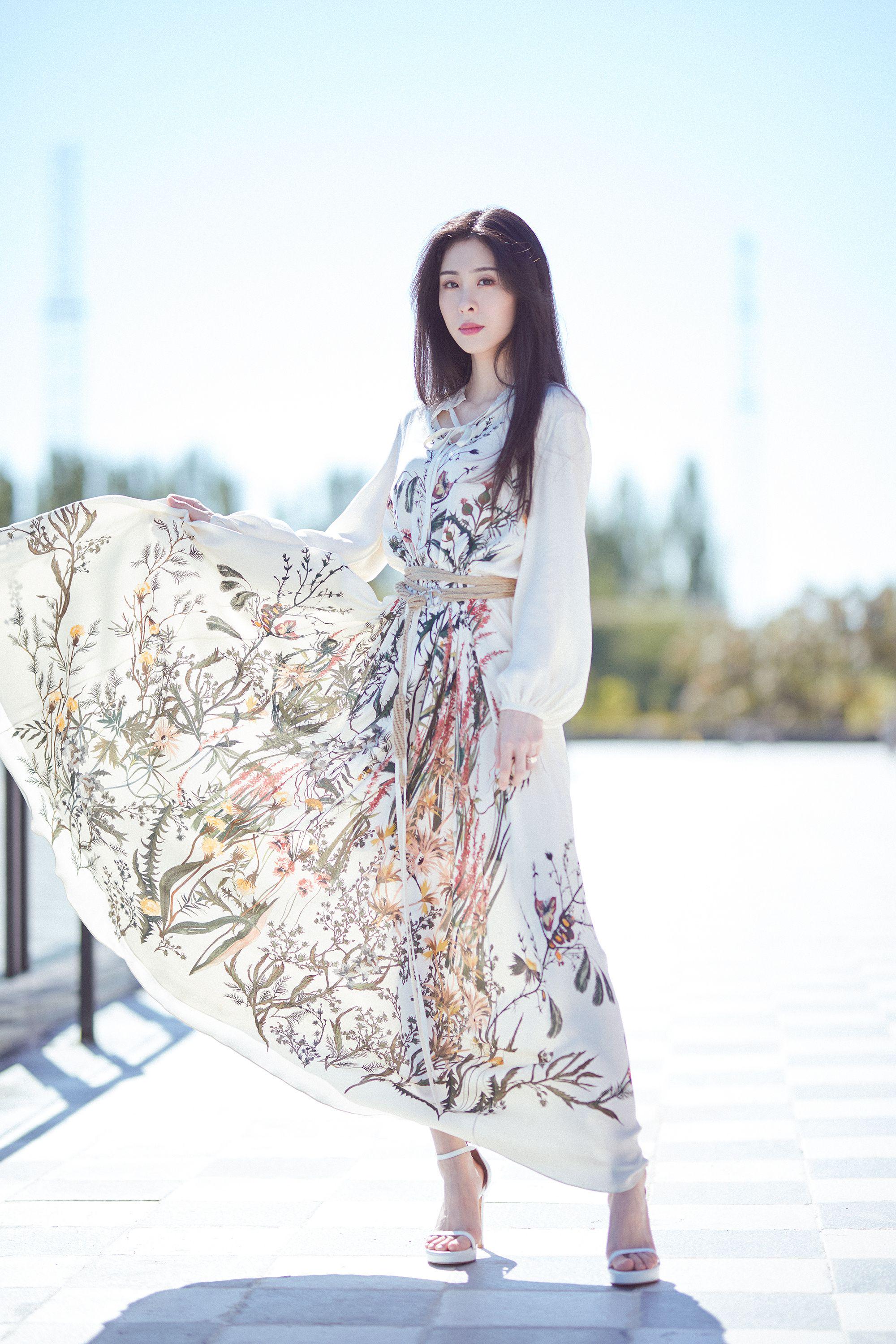 张碧晨 高跟凉鞋