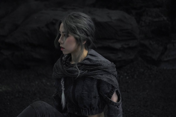 《你不是第一个离开的人》MV上线 G.E.M.邓紫棋自我剖白唱尽破碎心声休闲区蓝鸢梦想 - Www.slyday.coM 《你不是第一个离开的人》MV上线 G.E.M.邓紫棋自我剖白唱尽破碎心声休闲区蓝鸢梦想 - Www.slyday.coM