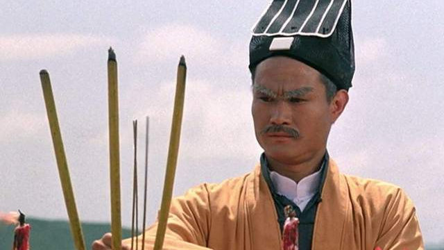 两位“僵尸片”港星齐聚内地拍戏!钟发再次扮道长,楼南光穿警服|老戏骨|林正英|拍摄|千鹤_新浪新闻