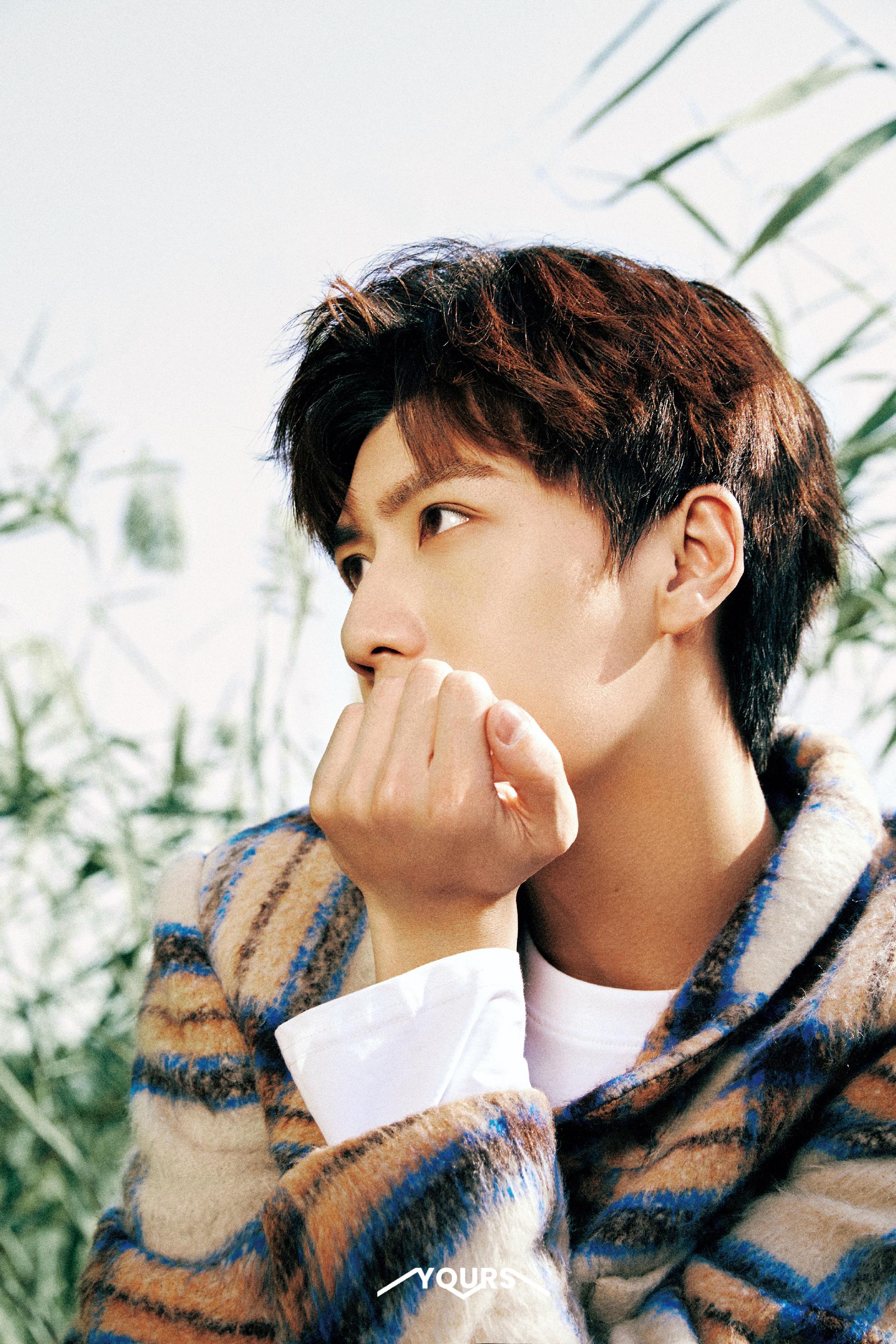 近日演员任宥纶一组杂志大片释出