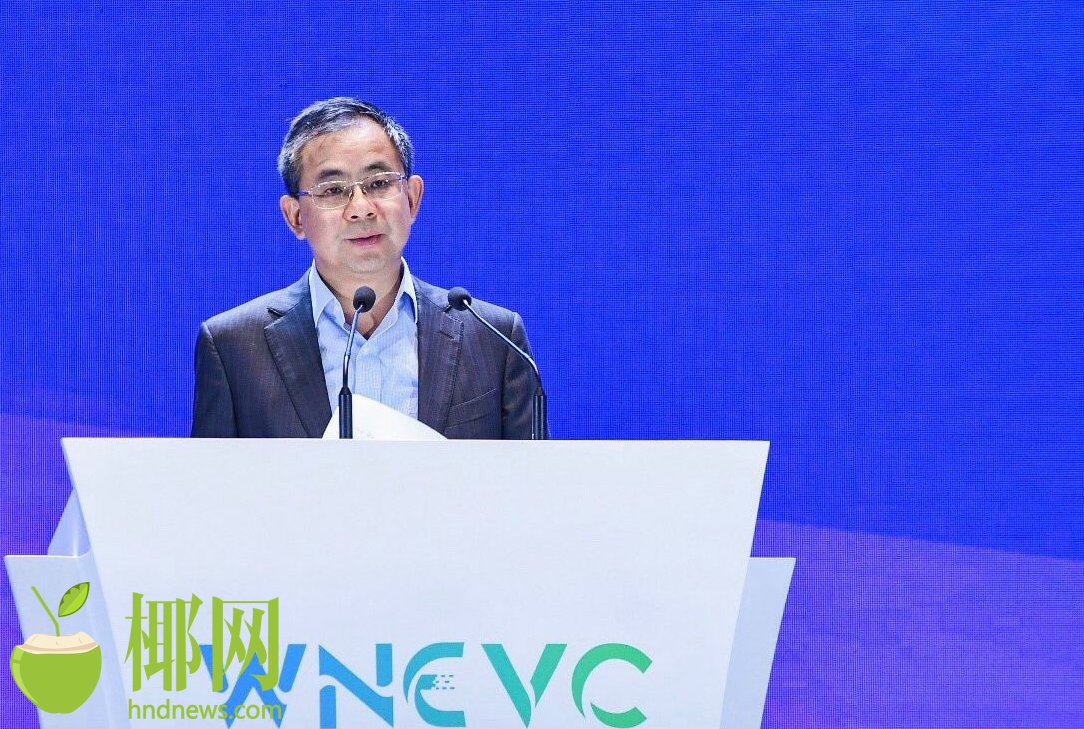 上汽集团总裁王晓秋:年底投产新电池,实现快充及循环利用-新浪汽车