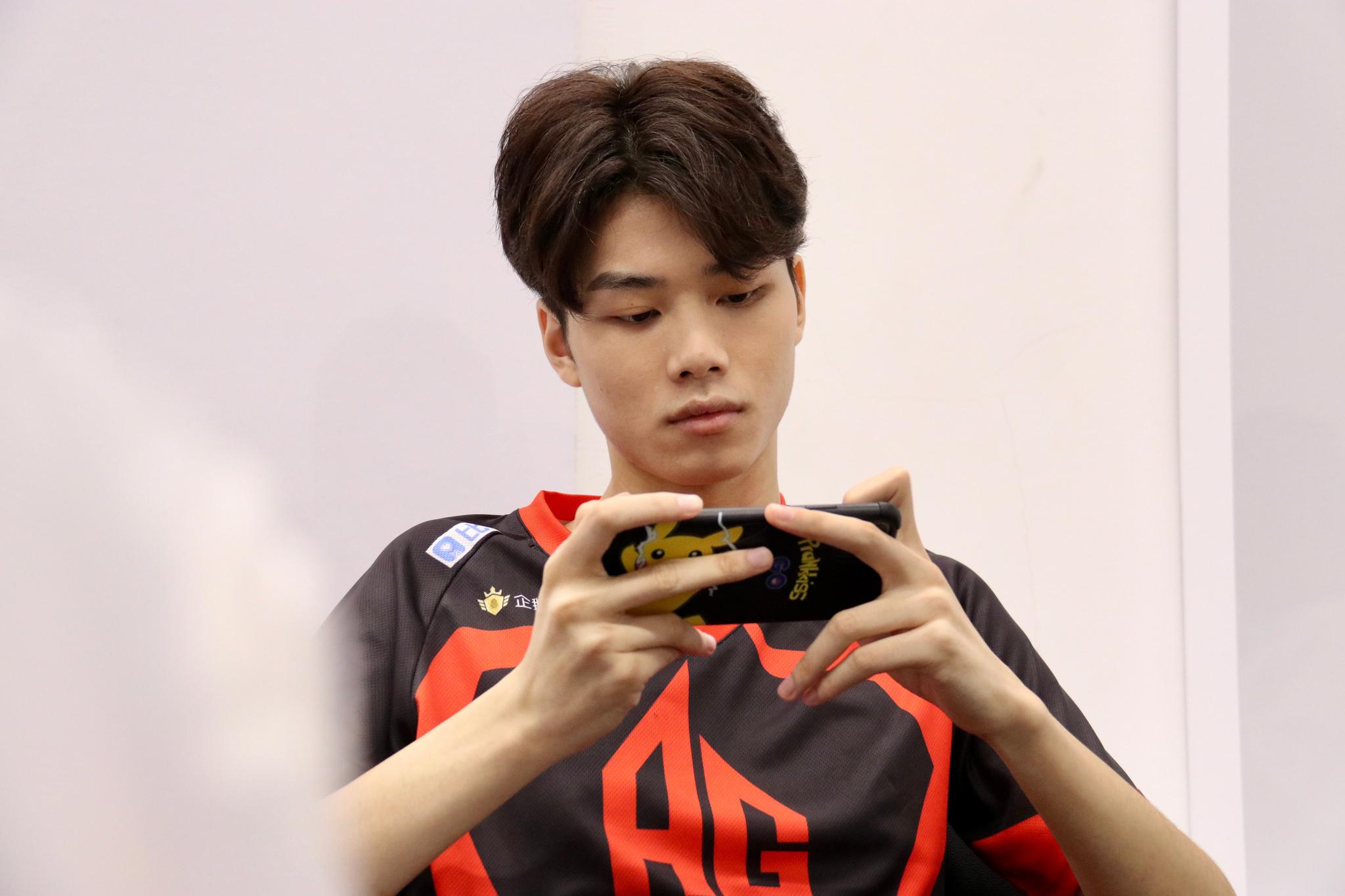 稍后四点～我们的@ag麟羽轩 将作为嘉宾参与到本次的哟一起期待麟羽