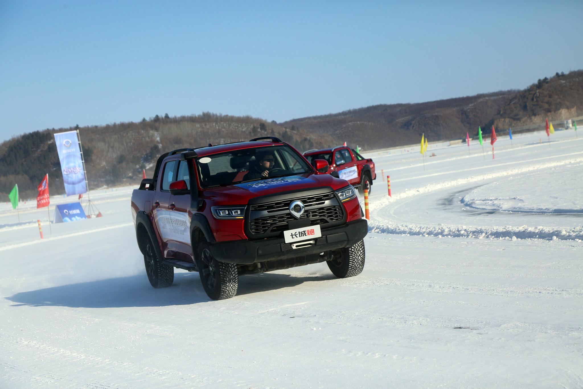 在零下20度的极北之地驾驶皮卡进行冰雪试驾是怎样一种体验
