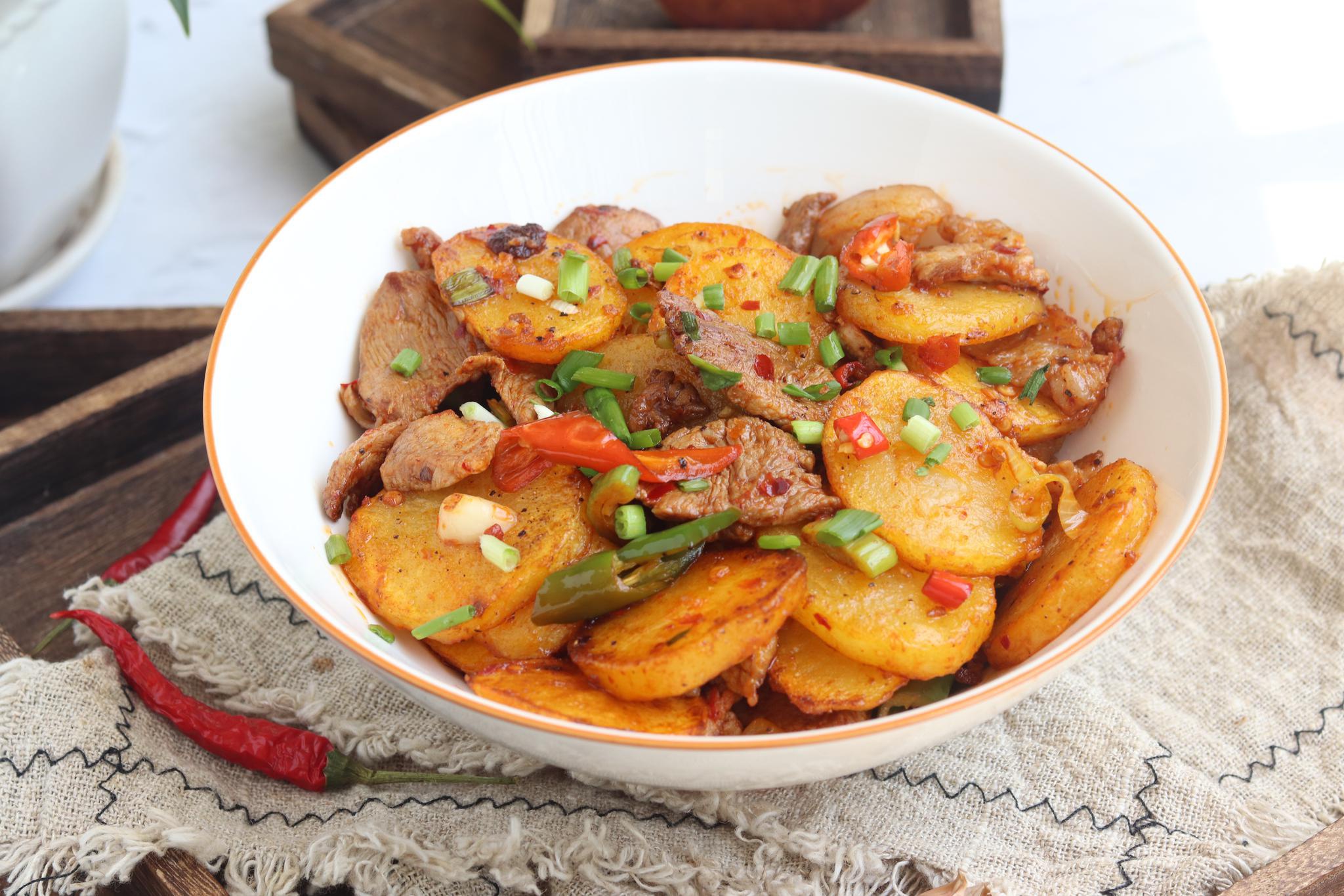 这菜8毛8一斤囤上几十斤4招让土豆不发芽不变绿太实用