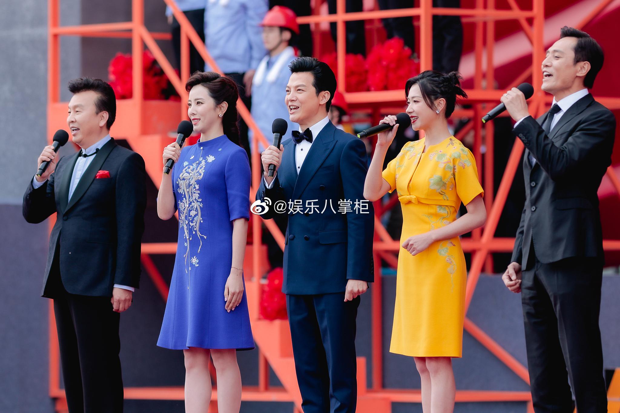 万众期待的五一晚会主持人竟然有万茜还有刘烨……