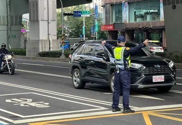 “让世界看见台湾”的大戏，以大停电的方式尴尬收场了休闲区蓝鸢梦想 - Www.slyday.coM